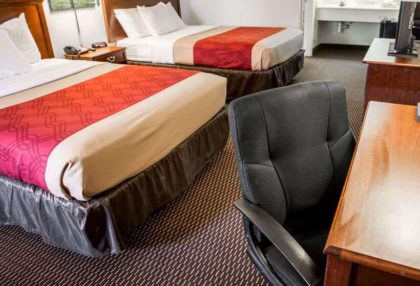 Отель Econo Lodge Crystal Coast