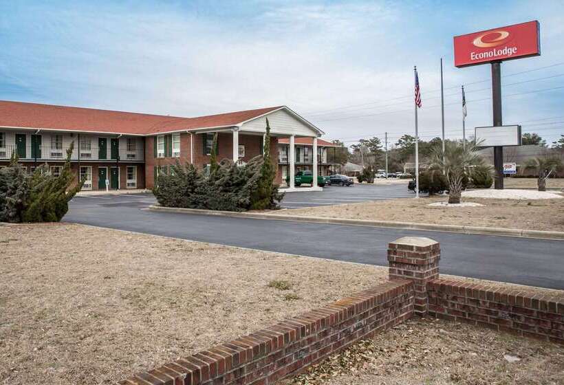 Отель Econo Lodge Crystal Coast