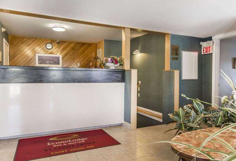 בית מלון כפרי Econo Lodge Inn & Suites