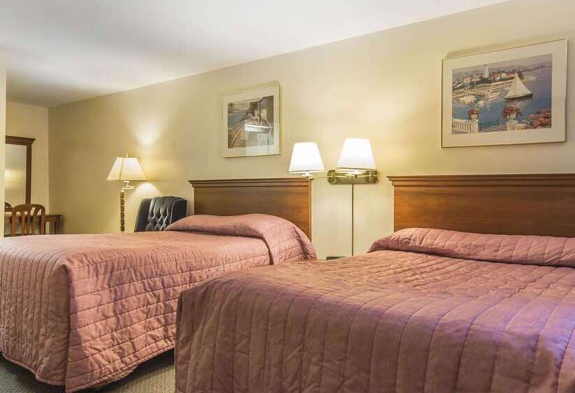 בית מלון כפרי Econo Lodge Inn & Suites