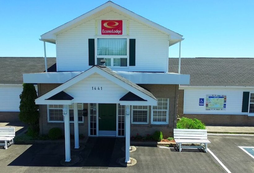 בית מלון כפרי Econo Lodge Inn & Suites