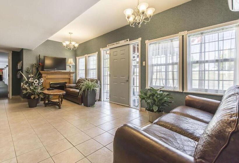 בית מלון כפרי Econo Lodge Inn & Suites