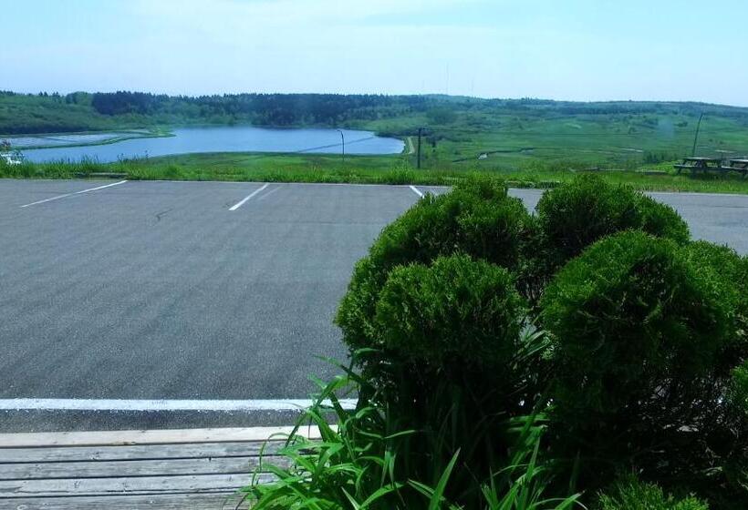 בית מלון כפרי Econo Lodge Inn & Suites