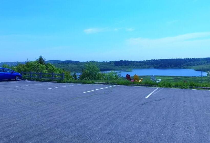 בית מלון כפרי Econo Lodge Inn & Suites