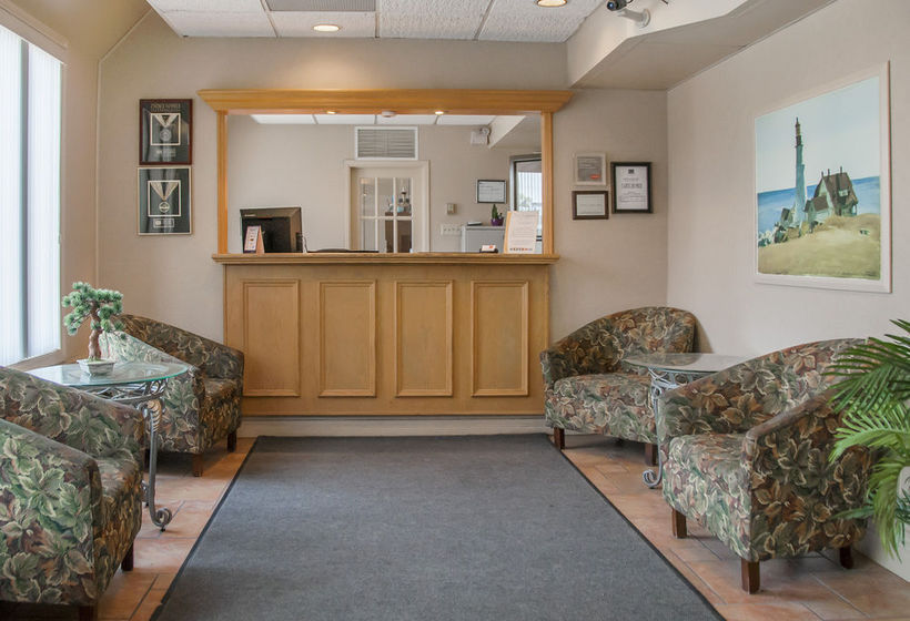 호텔 Econo Lodge Laval