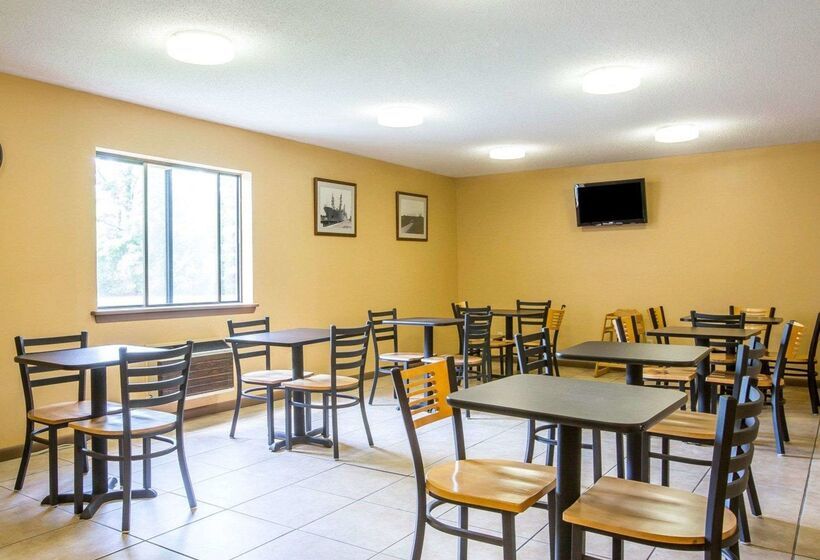 فندق Econo Lodge Massena Hwy 37