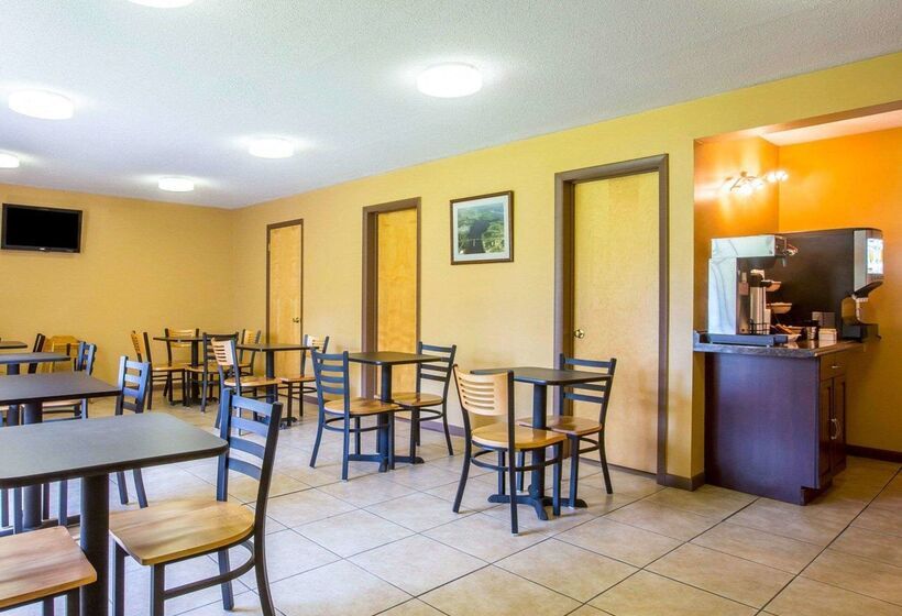 فندق Econo Lodge Massena Hwy 37