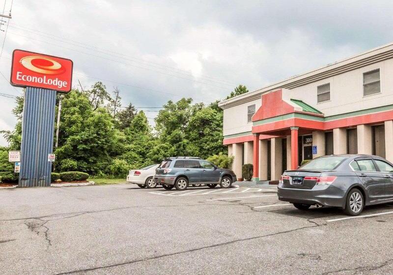 בית מלון כפרי Econo Lodge Near Stewart International Airport