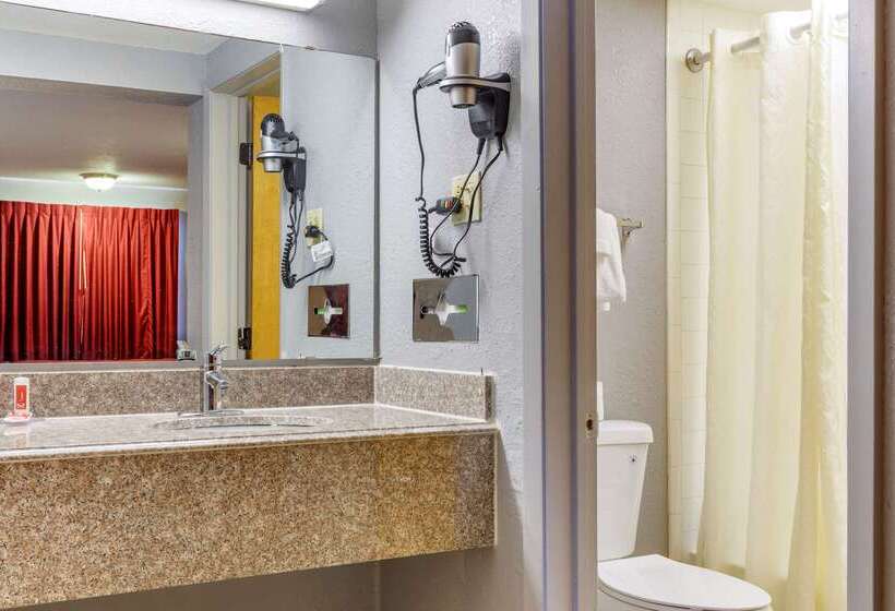 בית מלון כפרי Econo Lodge Wichita Falls Downtown