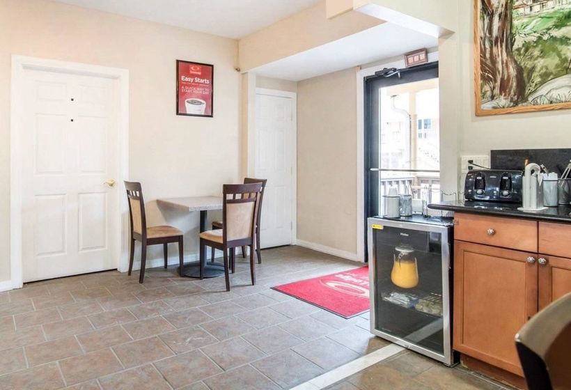 فندق Econo Lodge New Paltz