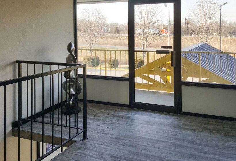 فندق Econo Lodge Oak Grove Blue Springs