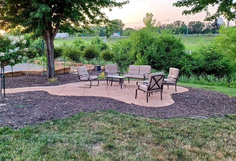 فندق Econo Lodge Oak Grove Blue Springs