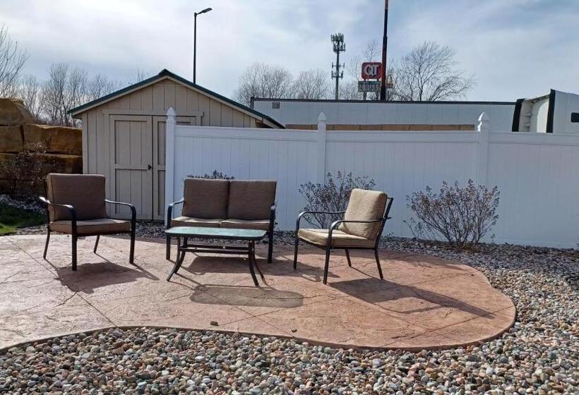 فندق Econo Lodge Oak Grove Blue Springs