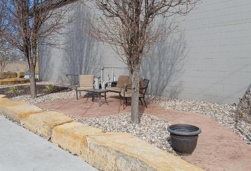 فندق Econo Lodge Oak Grove Blue Springs