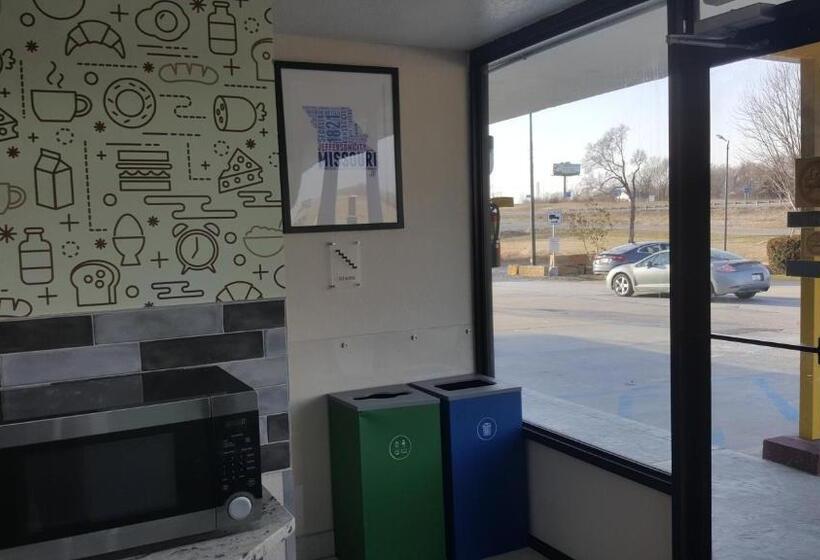 فندق Econo Lodge Oak Grove Blue Springs