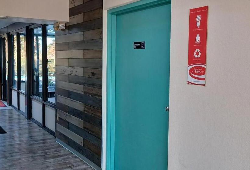 فندق Econo Lodge Oak Grove Blue Springs