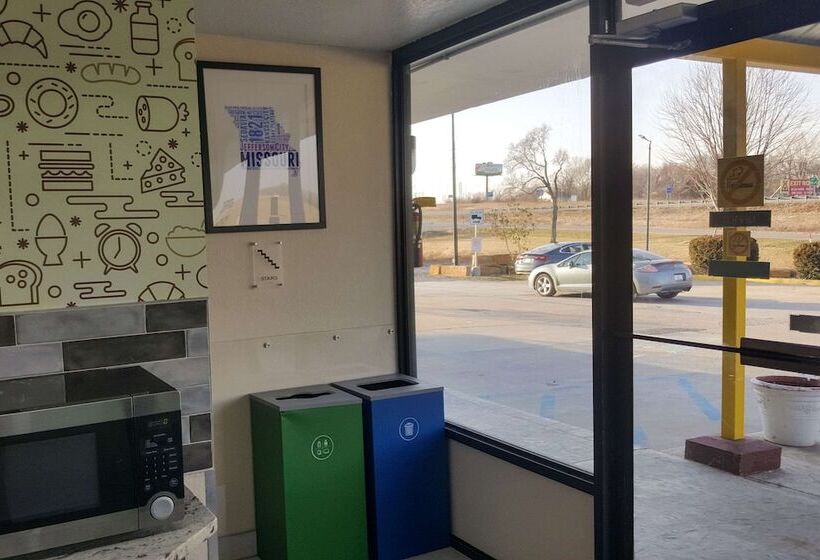 فندق Econo Lodge Oak Grove Blue Springs