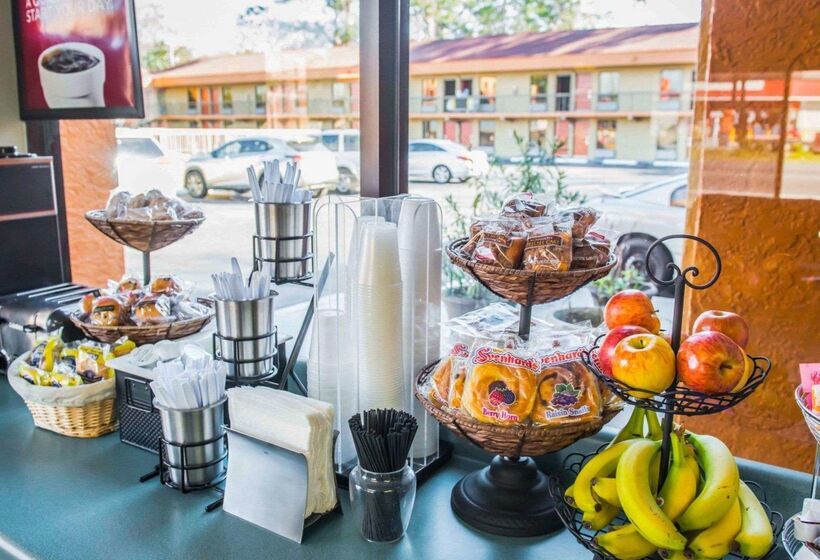 ホテル Econo Lodge