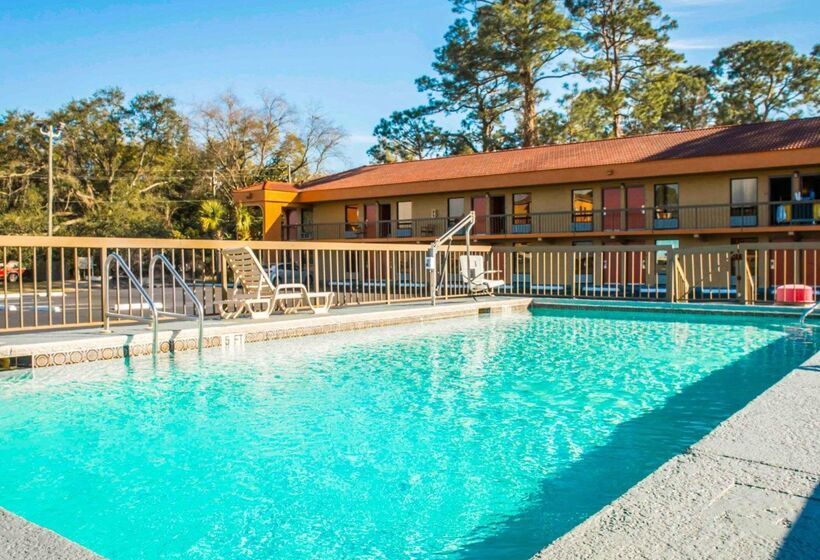 ホテル Econo Lodge