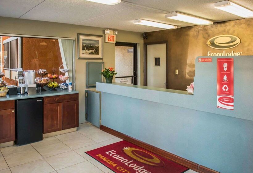 ホテル Econo Lodge