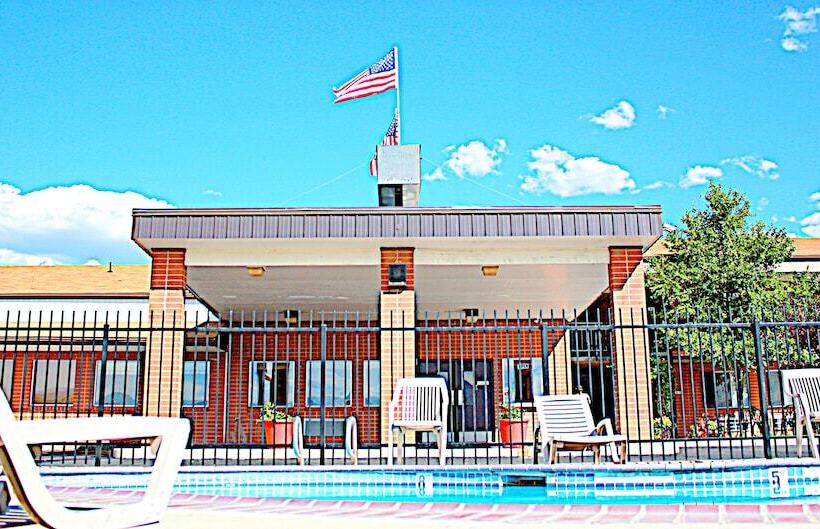 Отель Econo Lodge Salina Scenic Route 89 & I 70