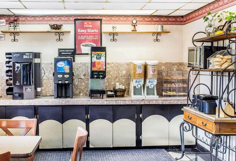 هتل Econo Lodge Scranton Near Montage Mountain