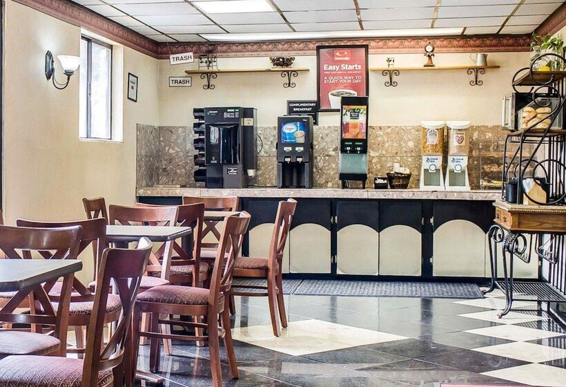 هتل Econo Lodge Scranton Near Montage Mountain