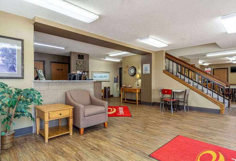 Отель Econo Lodge