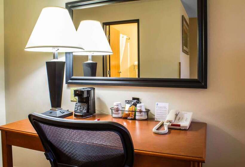 Отель Econo Lodge