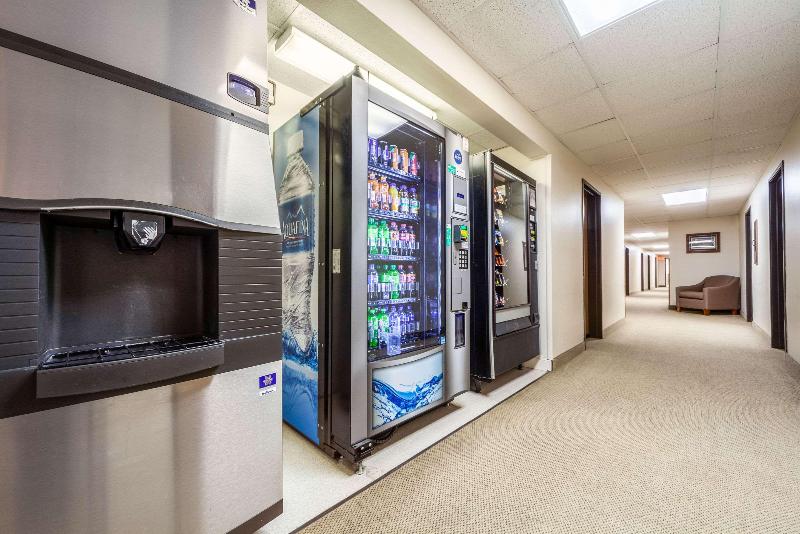 Отель Econo Lodge