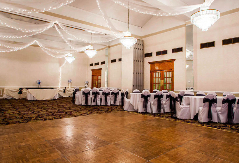 فندق Econo Lodge Somerset