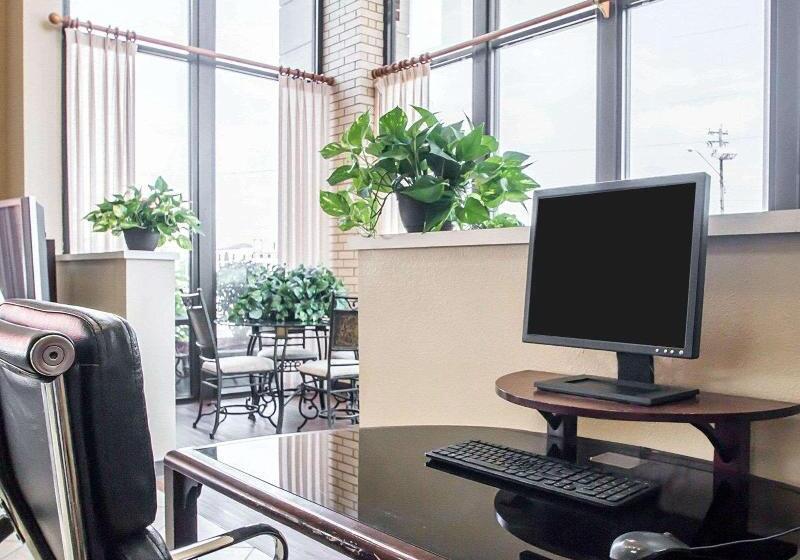 فندق Econo Lodge Springfield I44