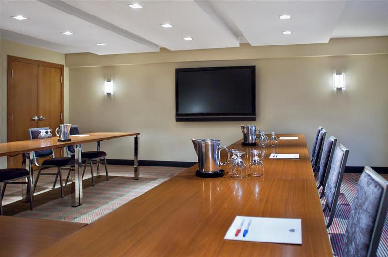 Hotel Four Points By Sheraton Winnipeg South