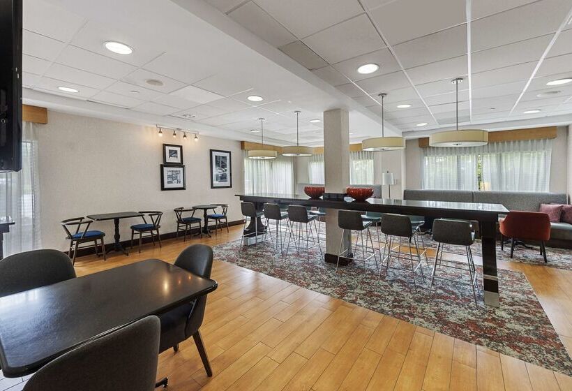 Отель Hampton Inn Nanuet