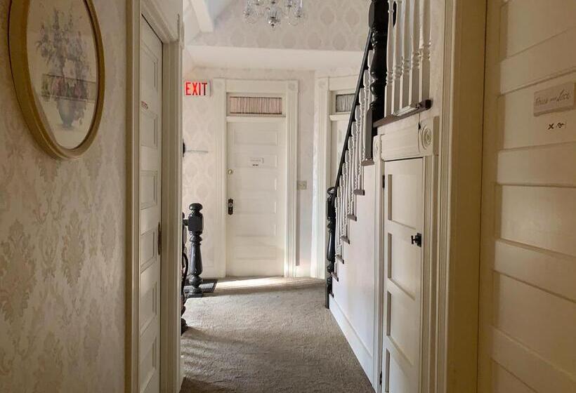 هتل Haterleigh Heritage Inn