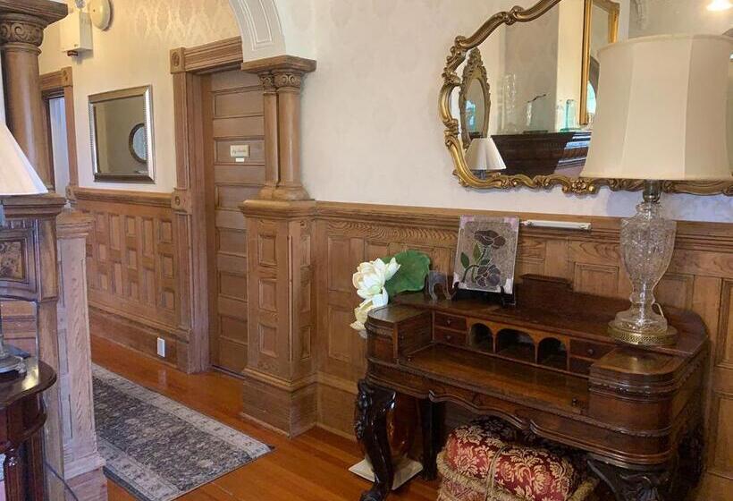 هتل Haterleigh Heritage Inn