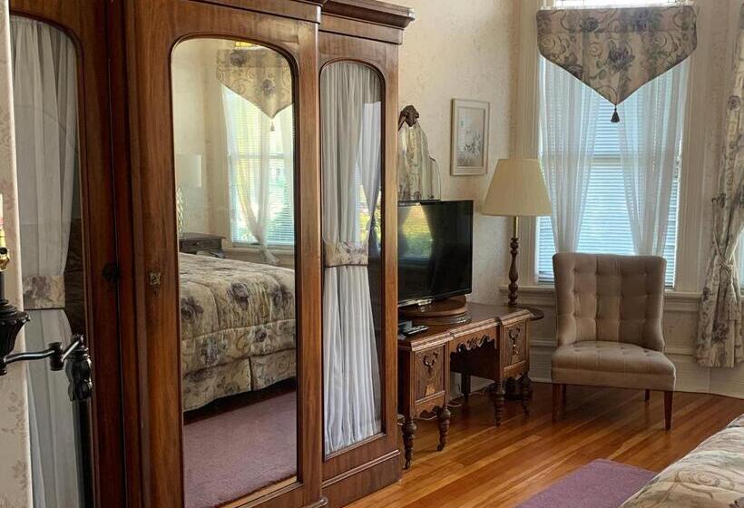 هتل Haterleigh Heritage Inn