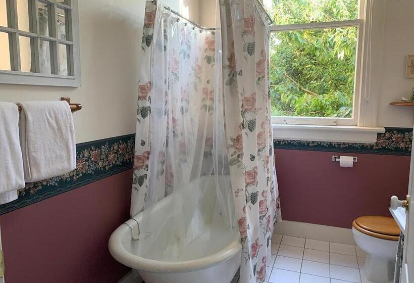 هتل Haterleigh Heritage Inn