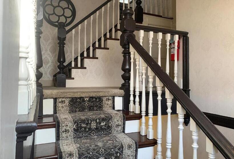 هتل Haterleigh Heritage Inn