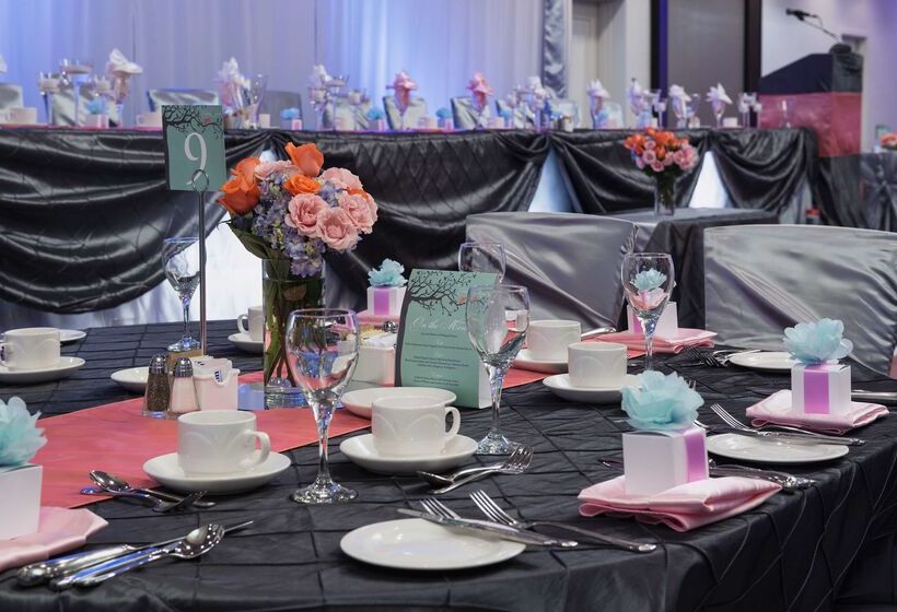 בית מלון כפרי Hilton Winnipeg Airport Suites