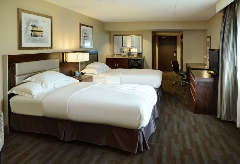 בית מלון כפרי Hilton Winnipeg Airport Suites