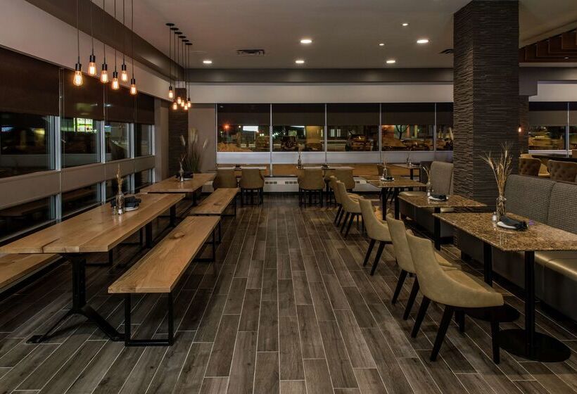 فندق Hilton Winnipeg Airport Suites
