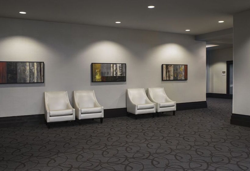 فندق Hilton Winnipeg Airport Suites