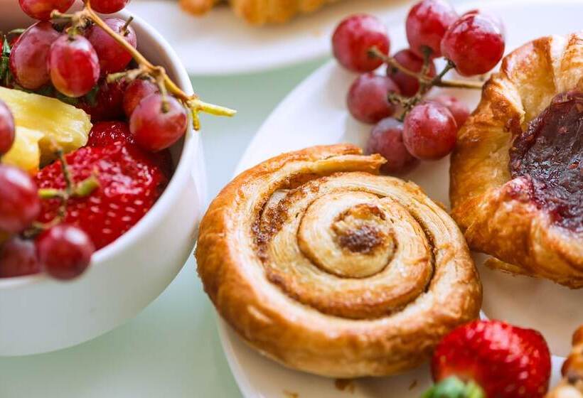 בית מלון כפרי Hilton Winnipeg Airport Suites