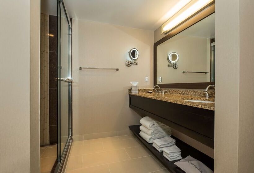 בית מלון כפרי Hilton Winnipeg Airport Suites