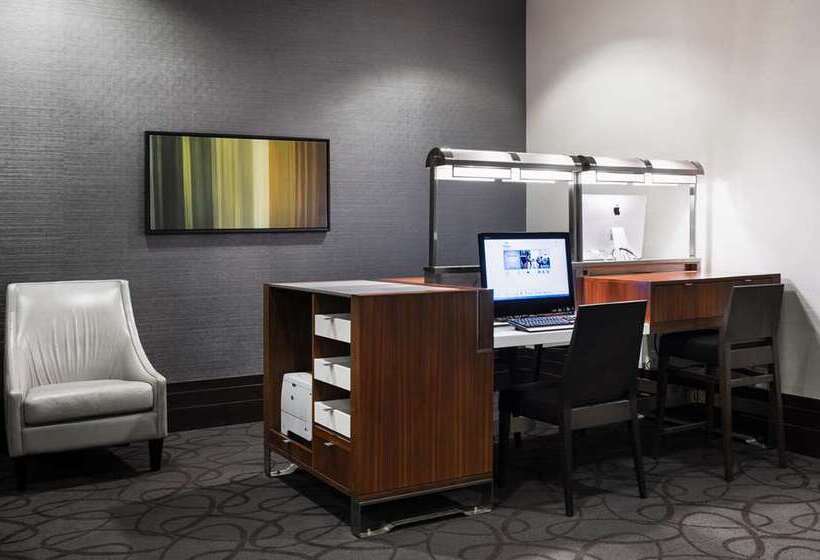 בית מלון כפרי Hilton Winnipeg Airport Suites