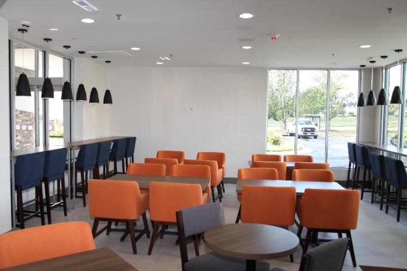 בית מלון כפרי Holiday Inn Express Rocky Mount Sports Center By Ihg