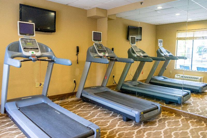 בית מלון כפרי Holiday Inn Express Rocky Mount Sports Center By Ihg