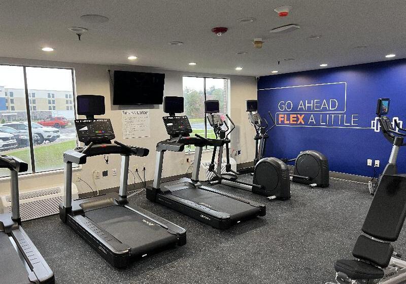 בית מלון כפרי Holiday Inn Express Rocky Mount Sports Center By Ihg