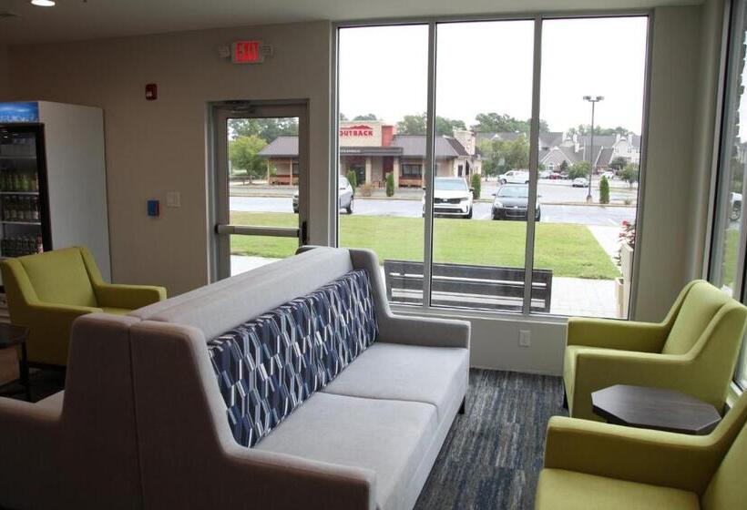 בית מלון כפרי Holiday Inn Express Rocky Mount Sports Center By Ihg